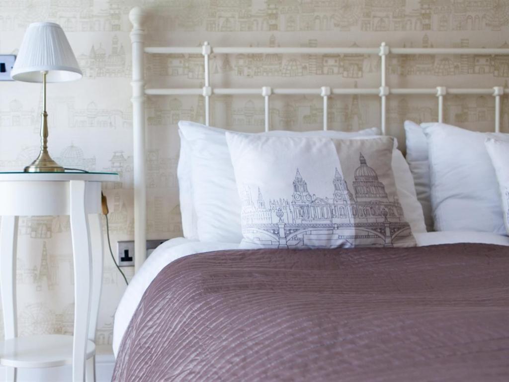 Birch House Bed & Breakfast Уэймут Номер фото