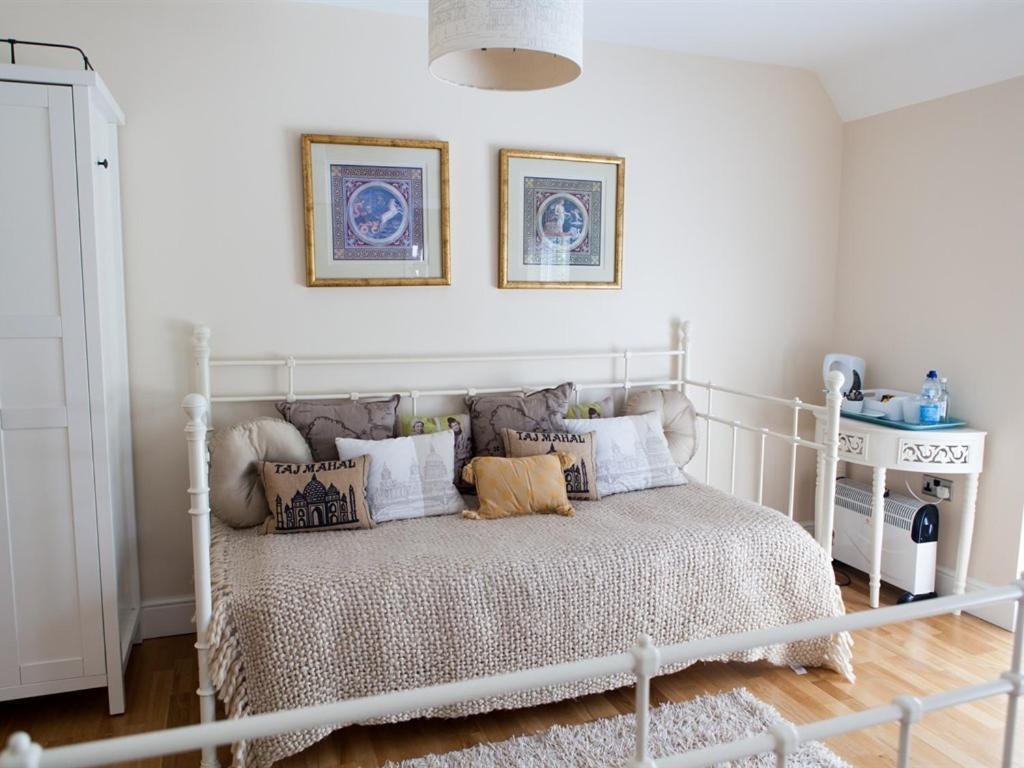 Birch House Bed & Breakfast Уэймут Номер фото